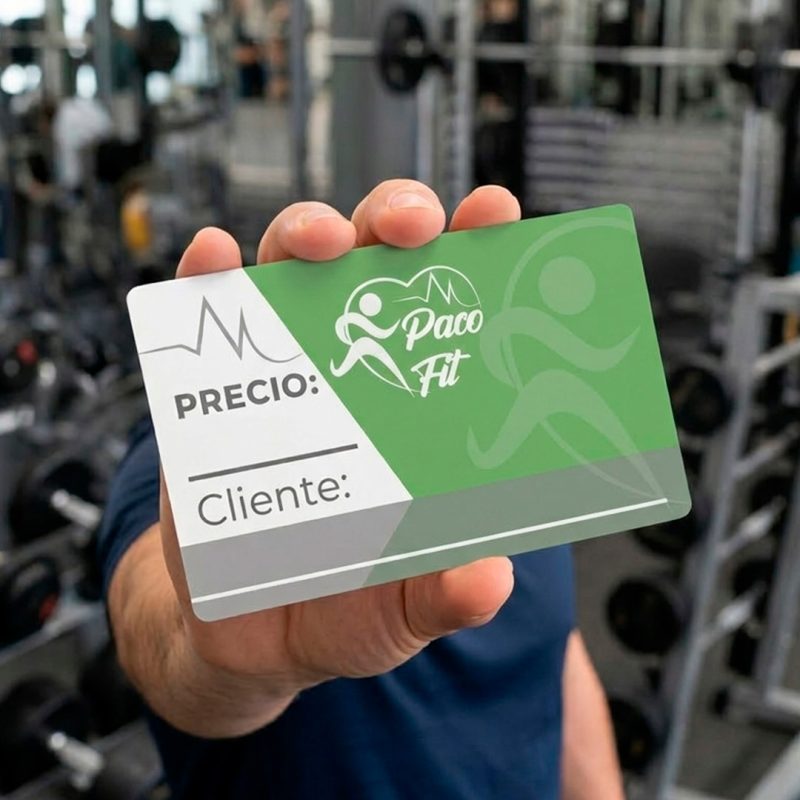 Diseño de tarjeta de bonos para gimnasio con identidad visual fitness y branding personal trainer